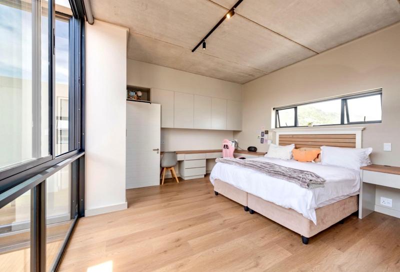 To Let 4 Bedroom Property for Rent in Keurboomstrand Western Cape